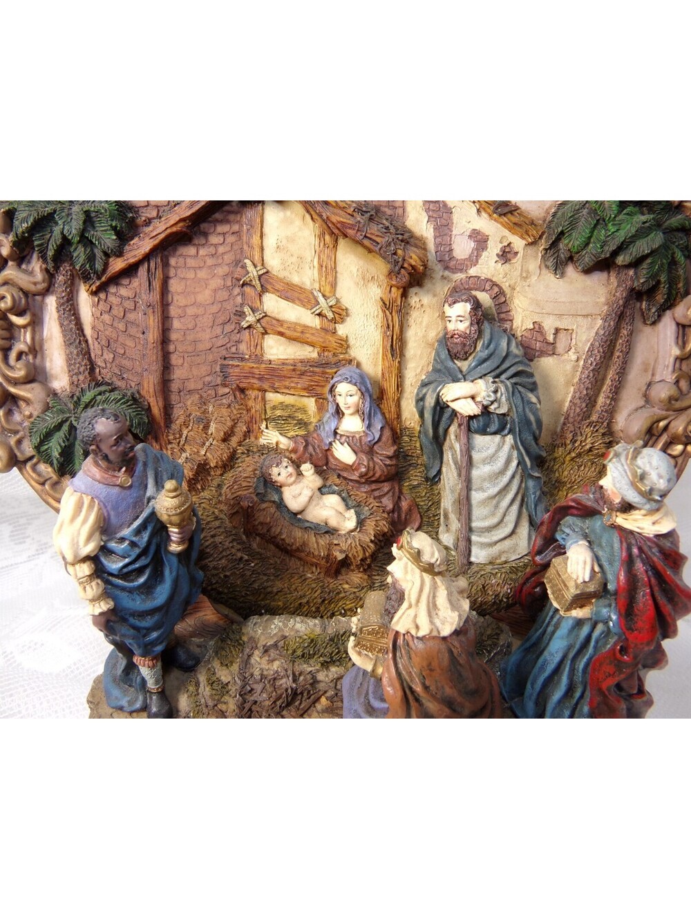 Christmas Ceramic Nativity Mary Joseph Jesus and the three king's Piece. - Picture 13 of 16